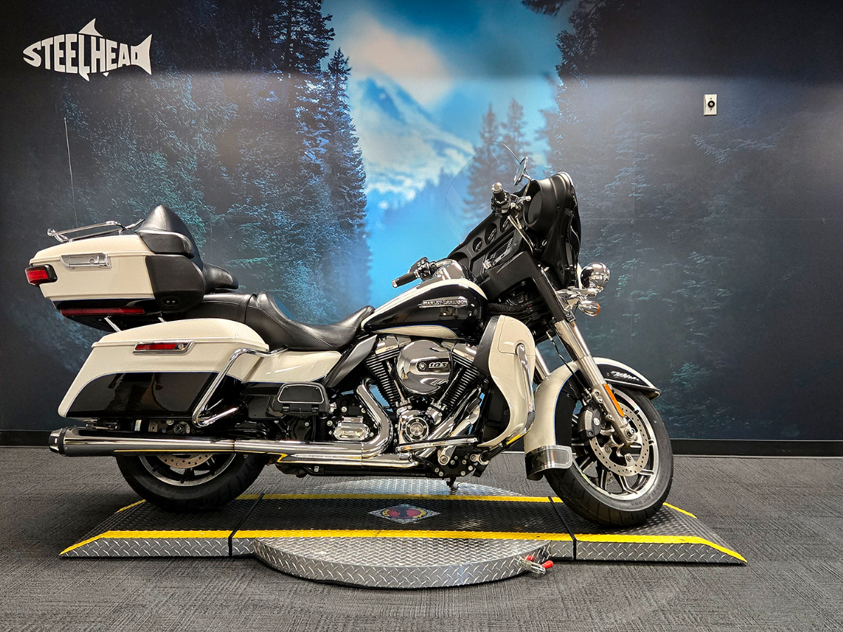 2014 Harley-Davidson ELECTRA GLIDE ULTRA CLASSIC ULTRA CLASSIC FLHTCU in Tigard, OR