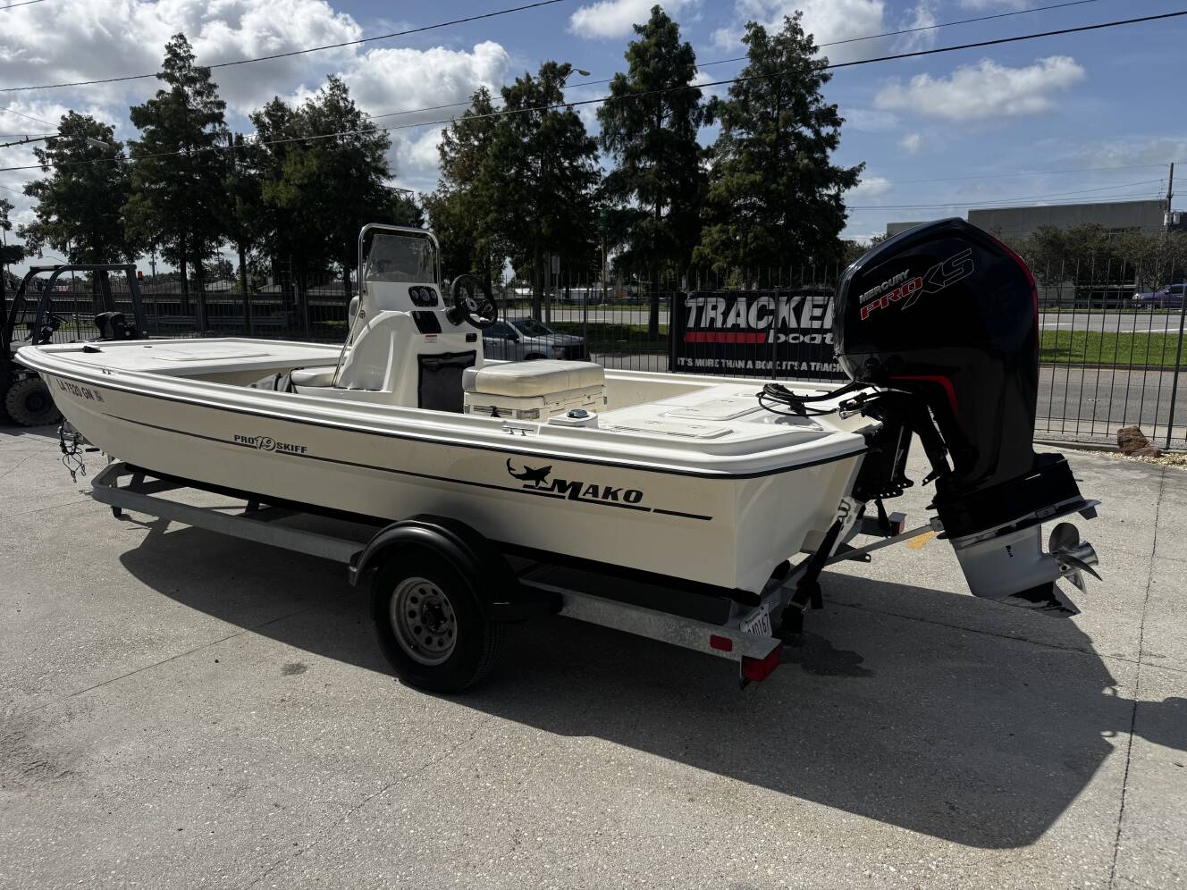 A photo of this 2021 Mako Pro Skiff 19 CC