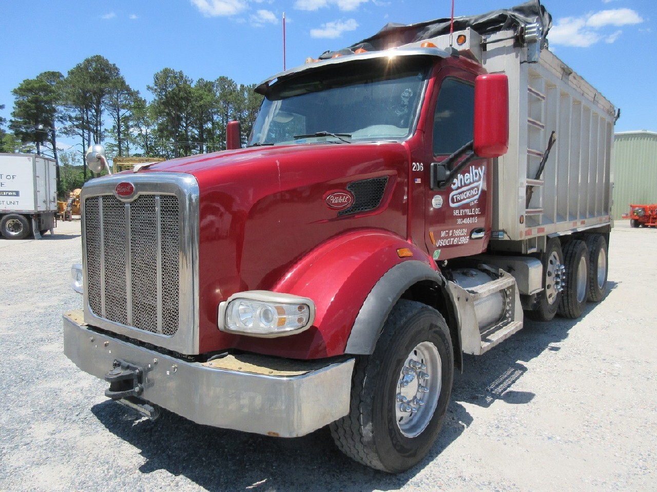 2015 PETERBILT 567 in Fruitland, MD