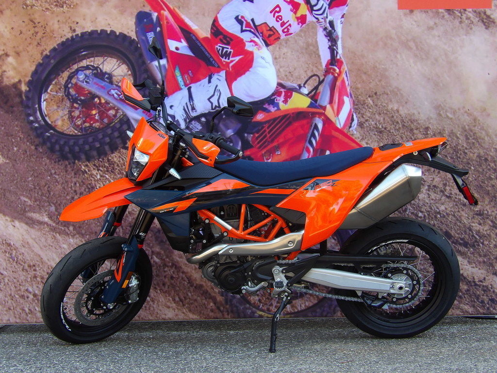 2026 KTM 690 SMC R ENDURO R in Goleta, CA