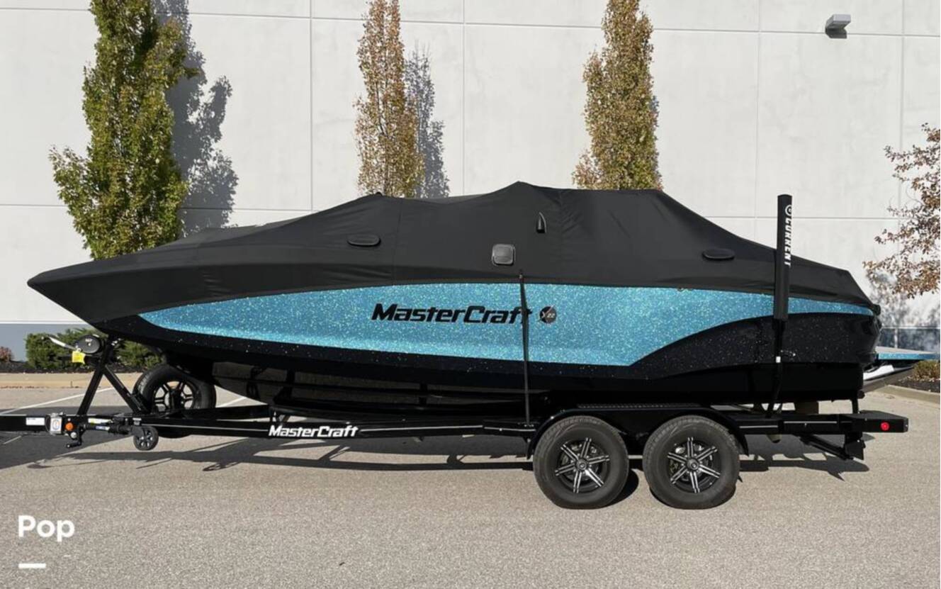 A photo of this 2022 Mastercraft X22