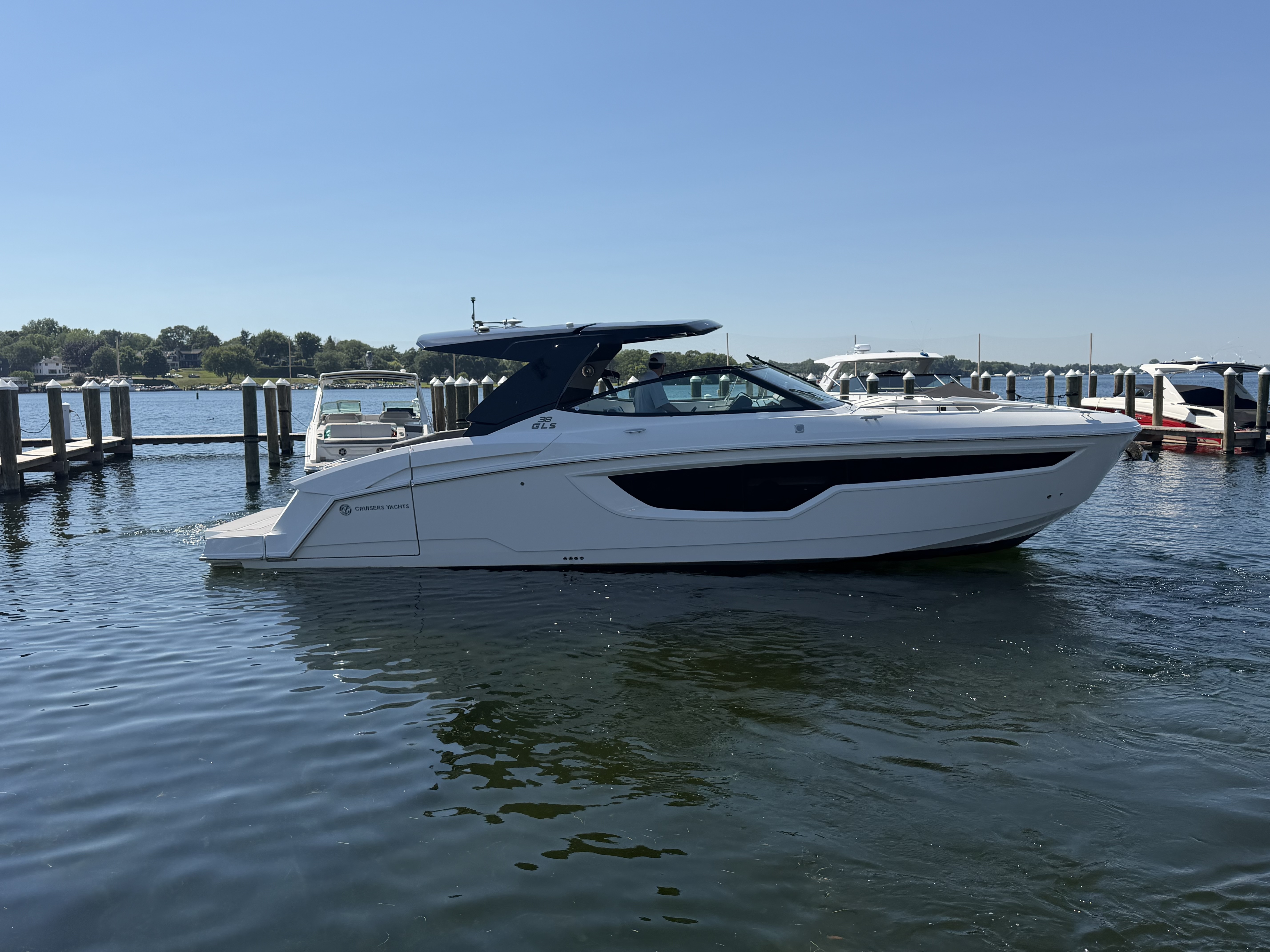 2024 Cruisers Yachts 38 GLS 38 GLS OB in excelsior MN