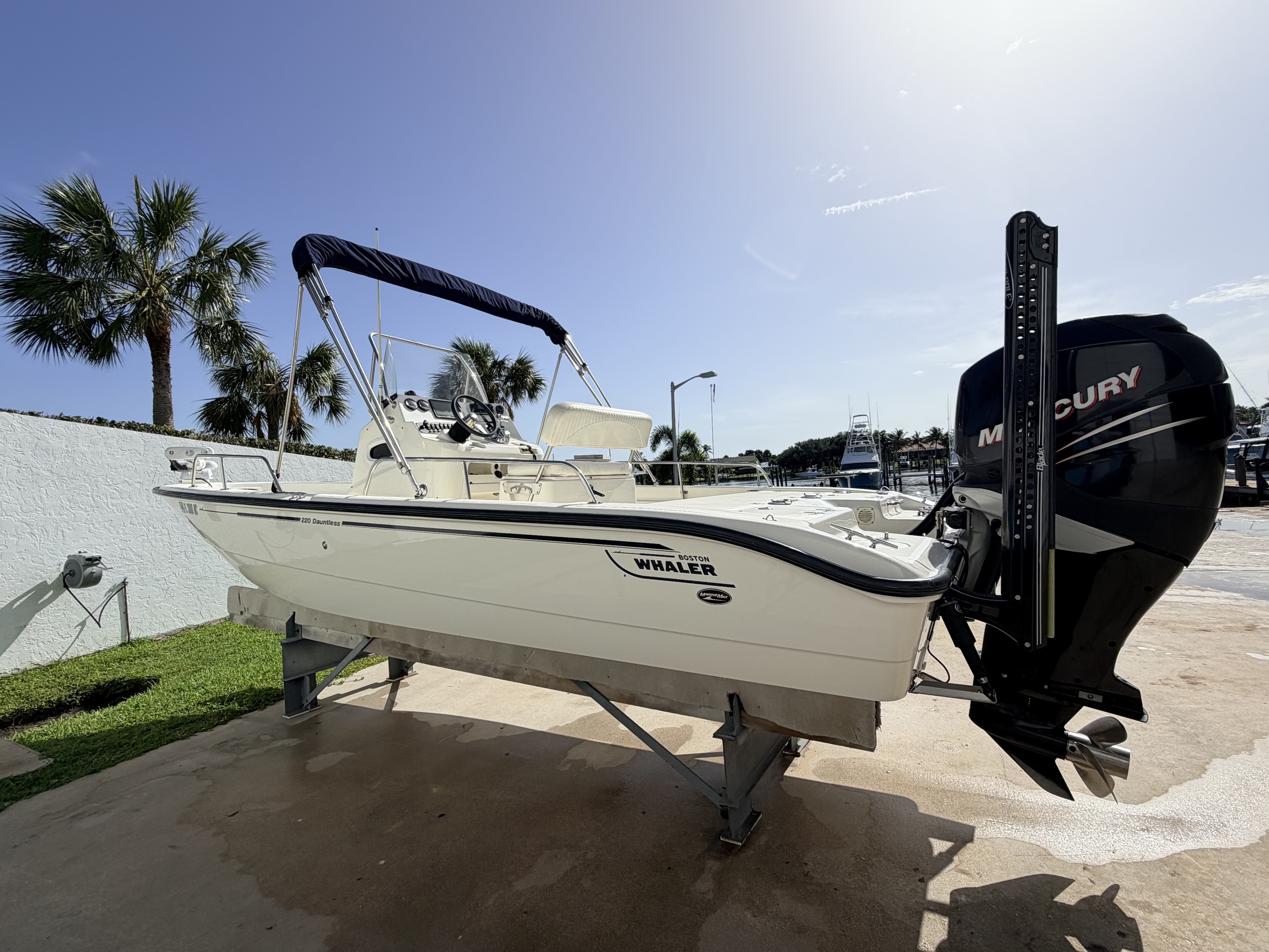 2006 Boston Whaler 220 DAUNTLESS in jupiter FL