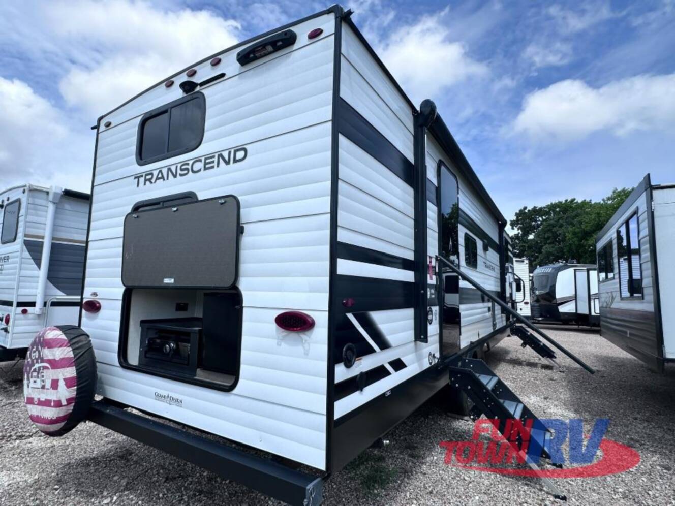 A photo of this 2025 Grand Design Transcend Xplor 265BH