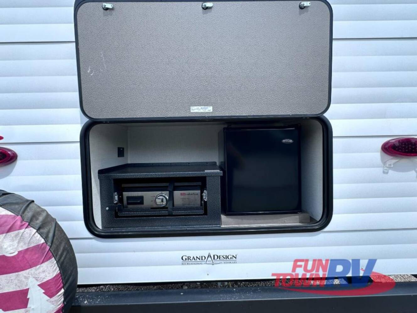 A photo of this 2025 Grand Design Transcend Xplor 265BH