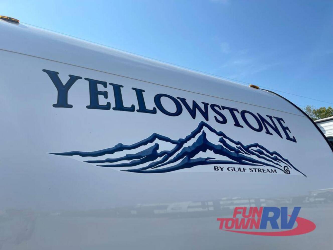 A photo of this 2026 Gulf Stream Rv Yellowstone Classic 269BH