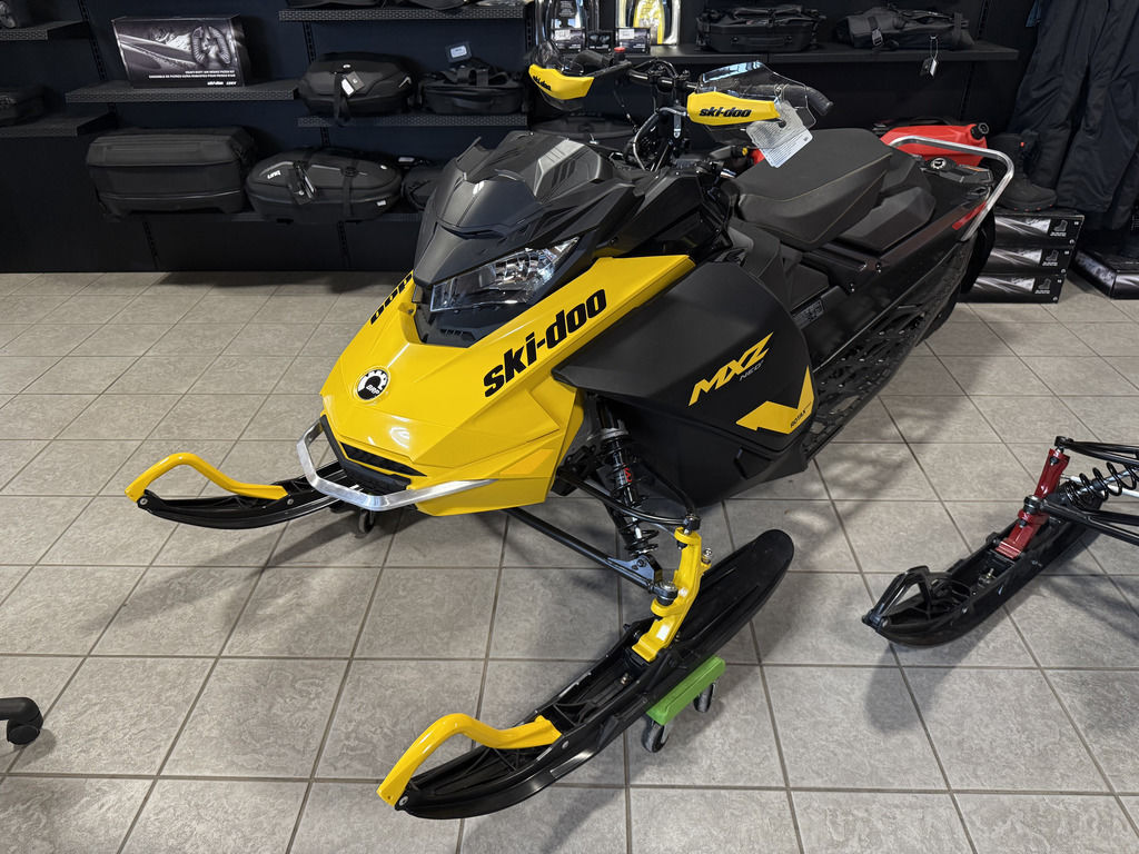 2025 Ski-Doo MXZ® NEO + 600 EFI - 55 120 Ripsaw 1.25 in red wing MN