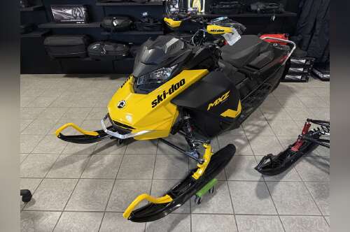 2025 Ski-Doo MXZ® NEO + 600 EFI - 55 120 Ripsaw 1.25 in red wing MN