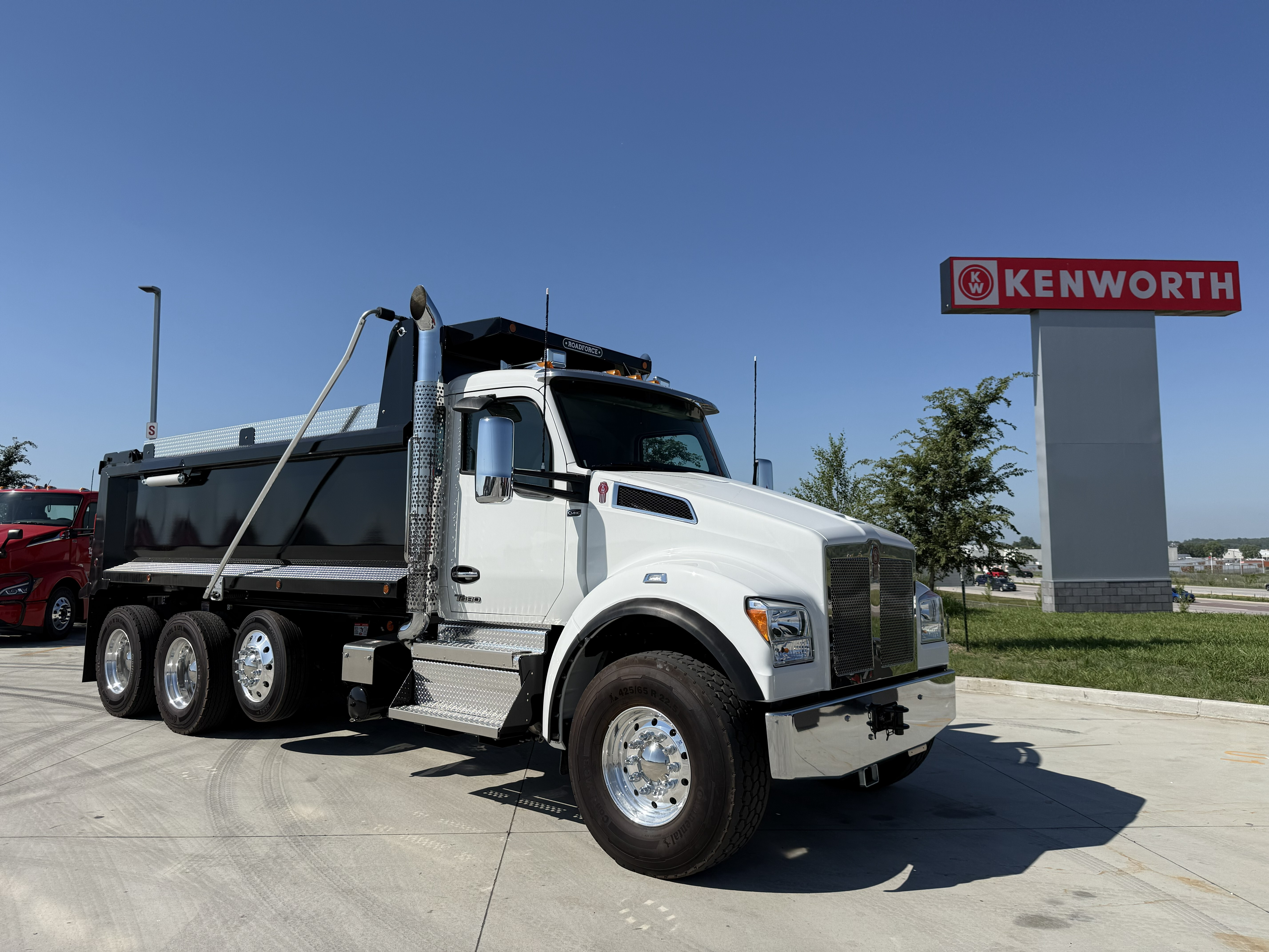 2026 KENWORTH T880S in Des Moines, IA