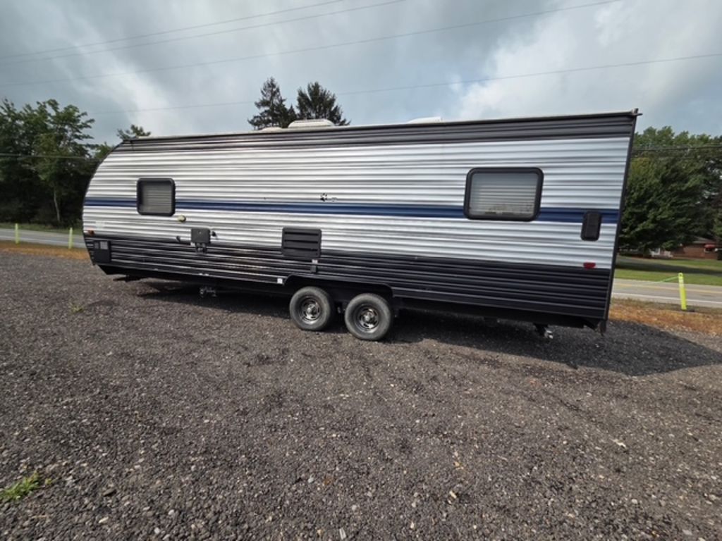 2017 Forest River Cherokee Grey Wolf 22RR Travel Trailer Toy Hauler RV