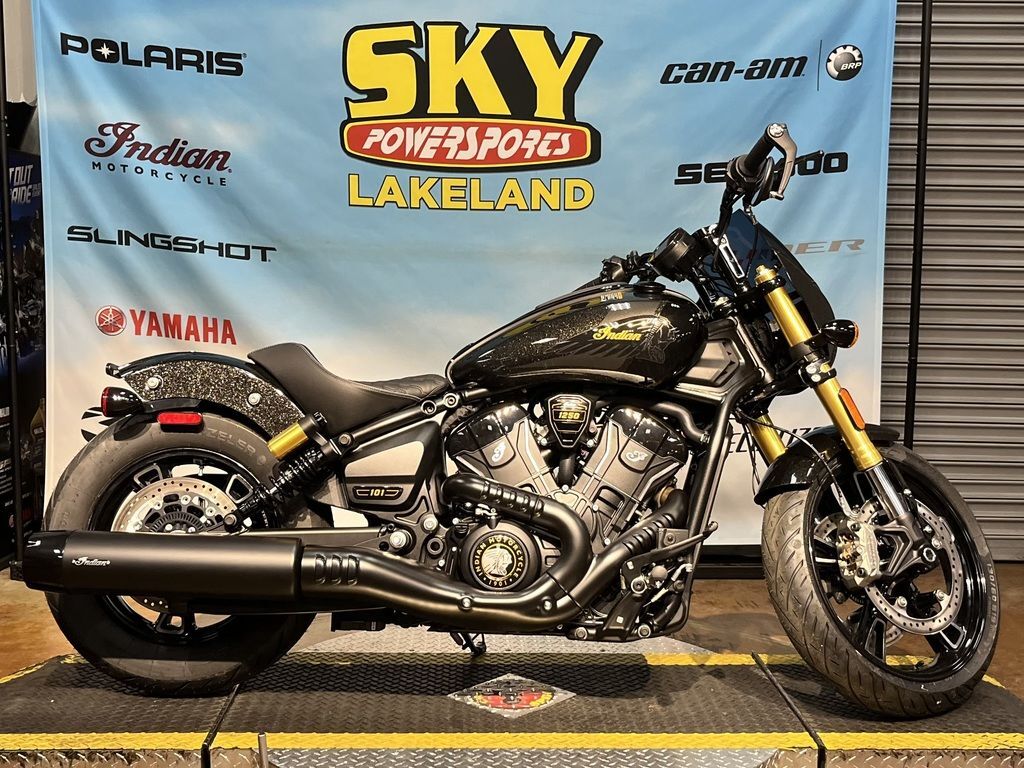 2026 Indian Motorcycle® 101 Scout® Black Crystal with Super Graphite BASE in Lakeland, FL