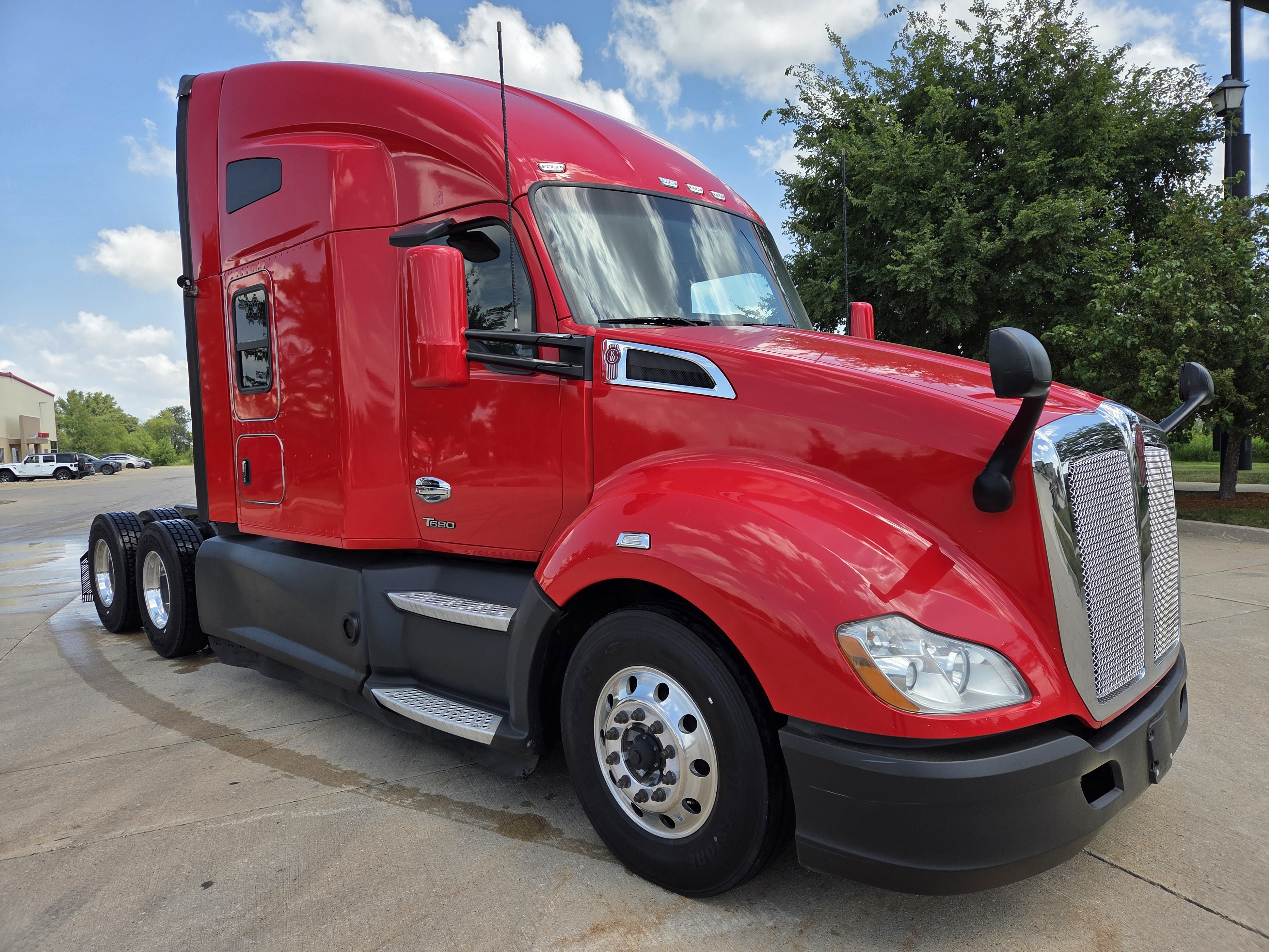2022 KENWORTH T680 in Cedar Rapids, IA
