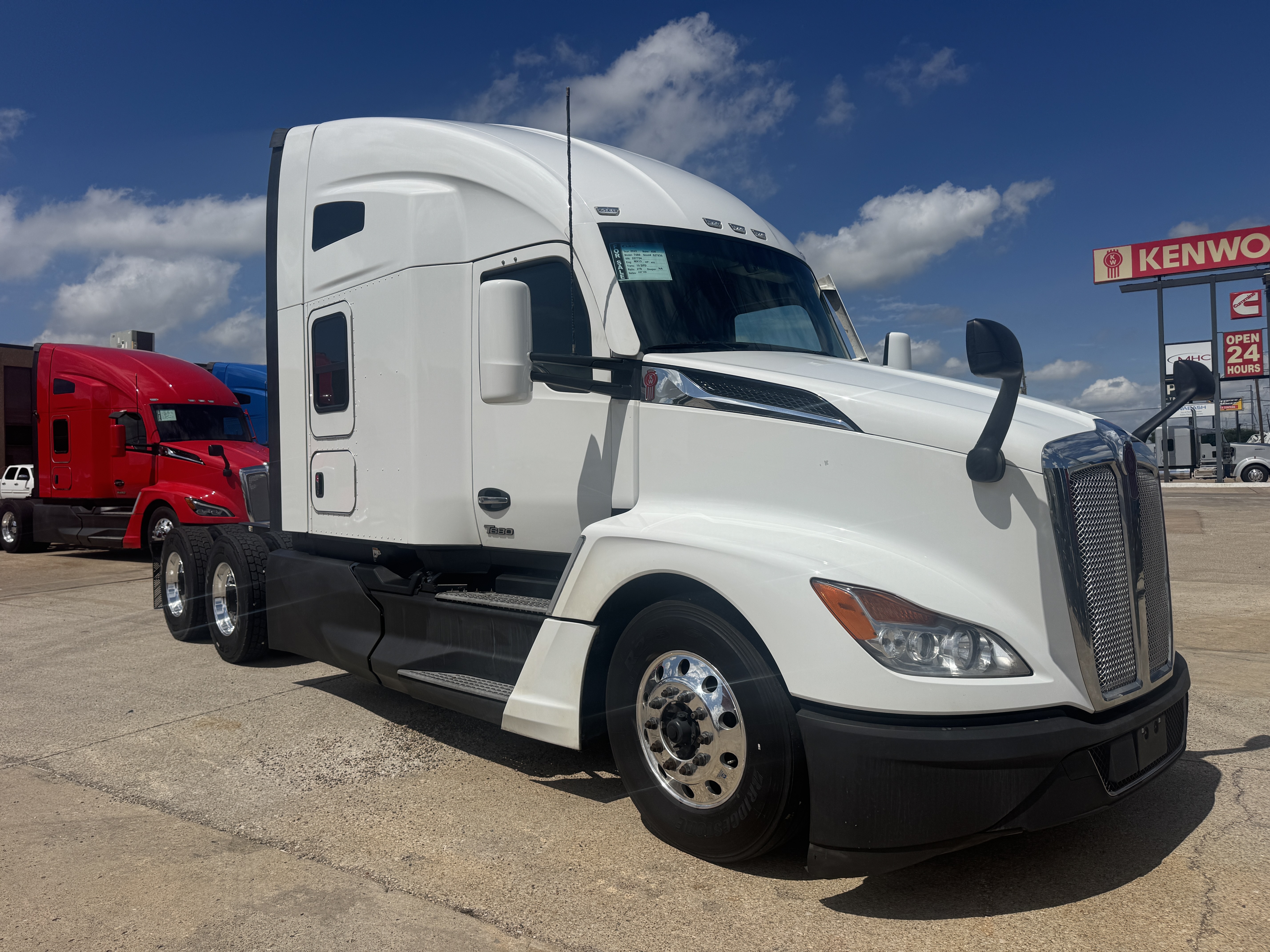 2023 KENWORTH T680 in Dallas, TX