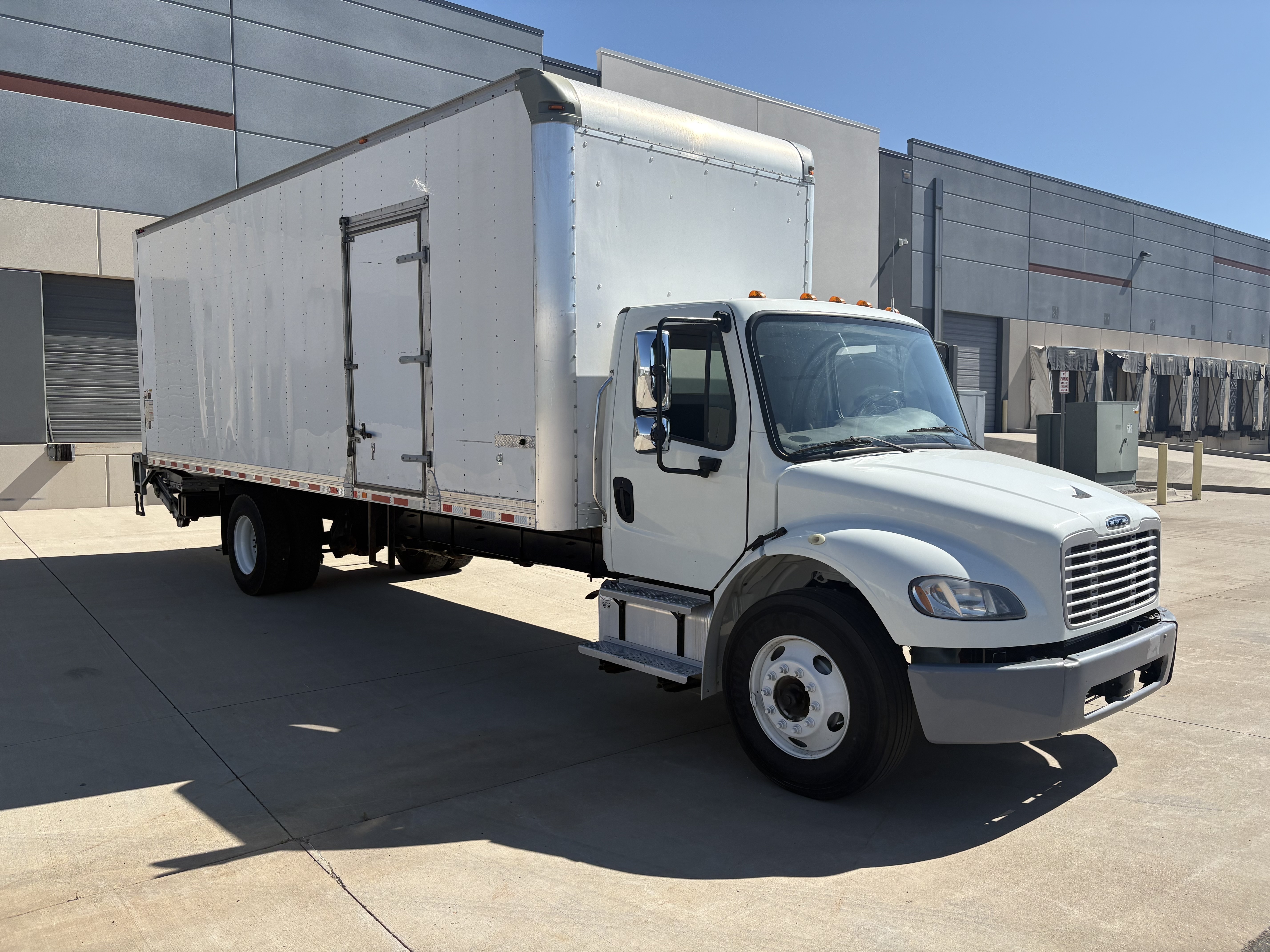 2018 FREIGHTLINER BUSINESS CLASS M2 106 in Englewood, CO