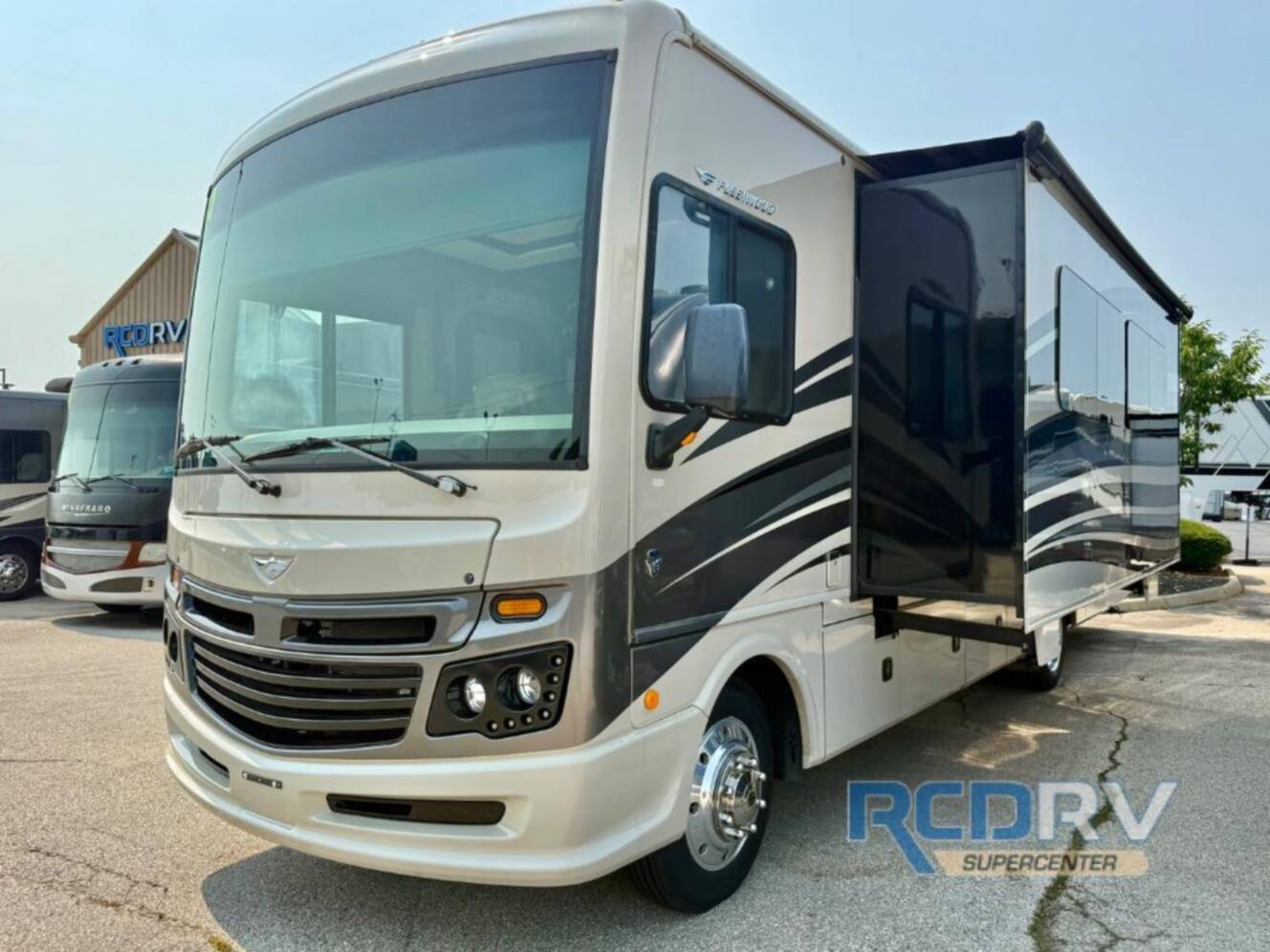 A photo of this 2017 Fleetwood Rv Bounder 33C