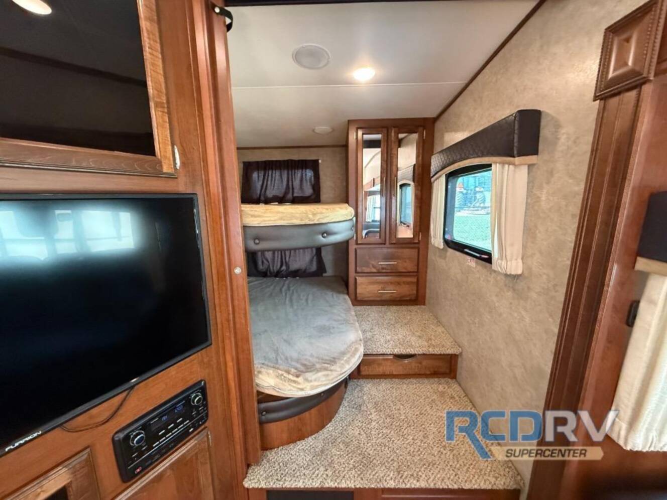 A photo of this 2017 Jayco Eagle HT 29.5BHDS