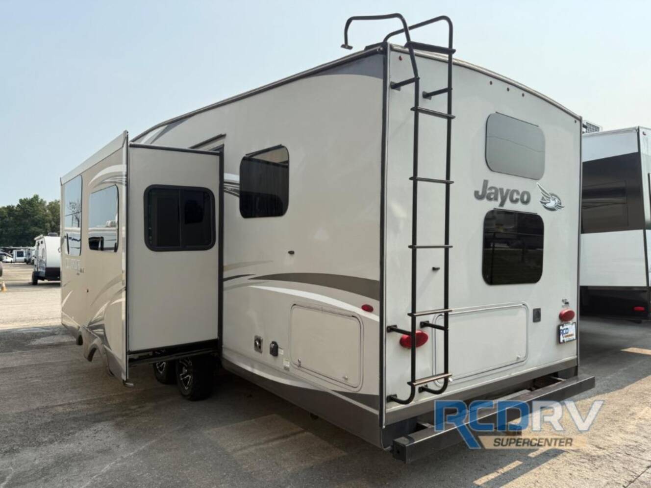 A photo of this 2017 Jayco Eagle HT 29.5BHDS