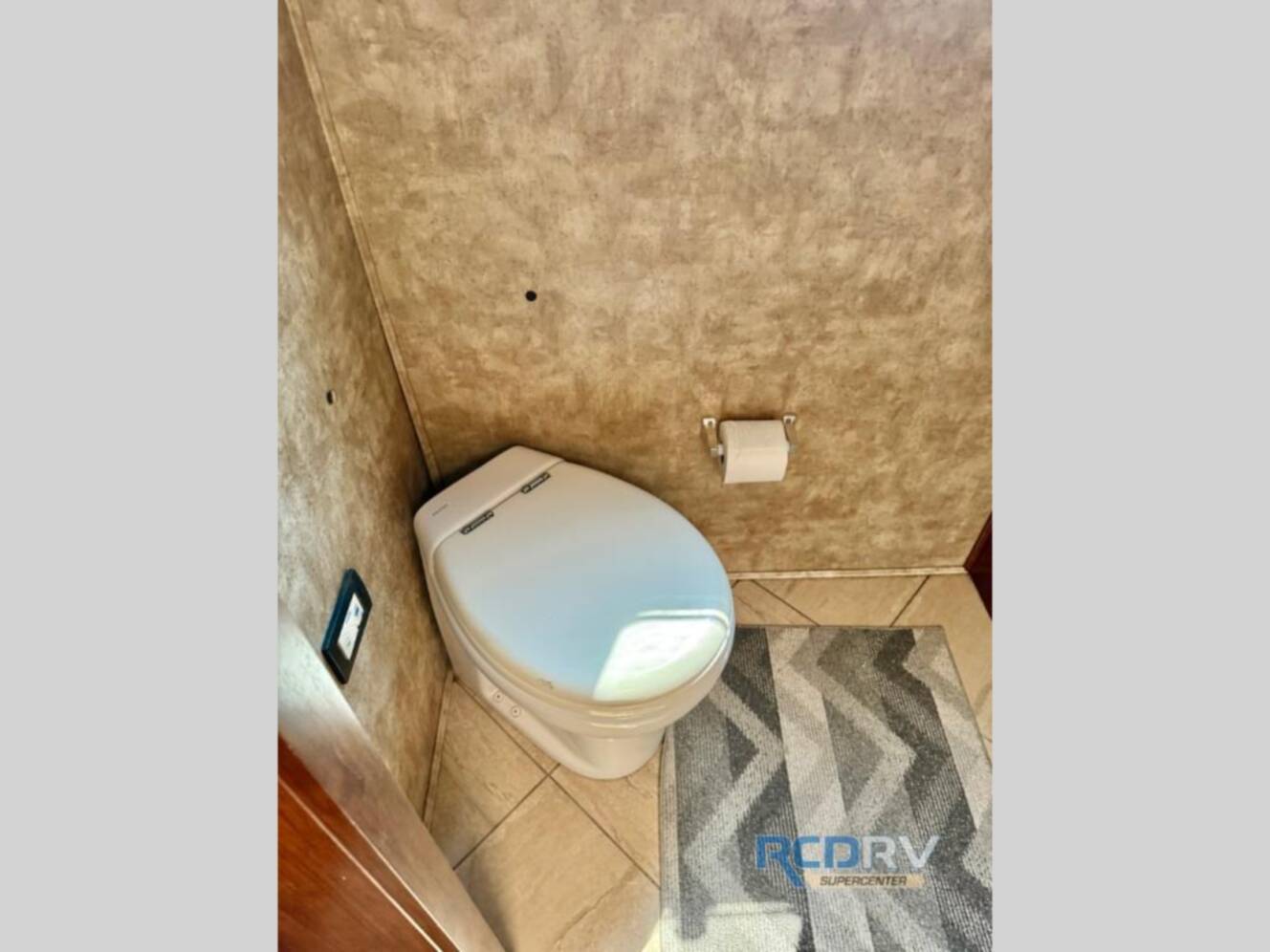 A photo of this 2016 Coachmen Rv Sportscoach Cross Country RD 407FW