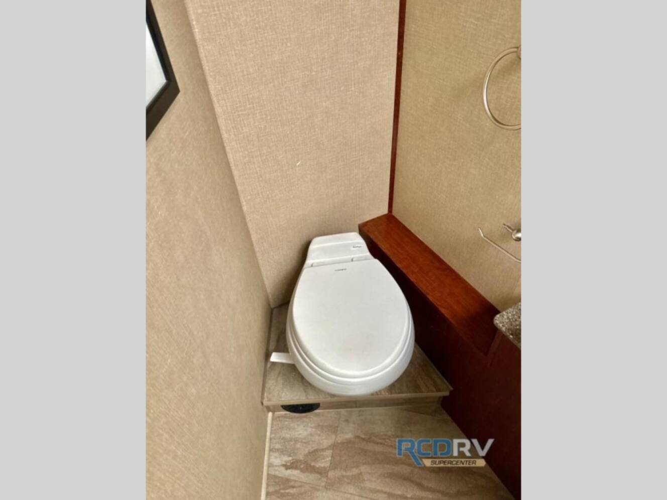 A photo of this 2017 Fleetwood Rv Bounder 33C