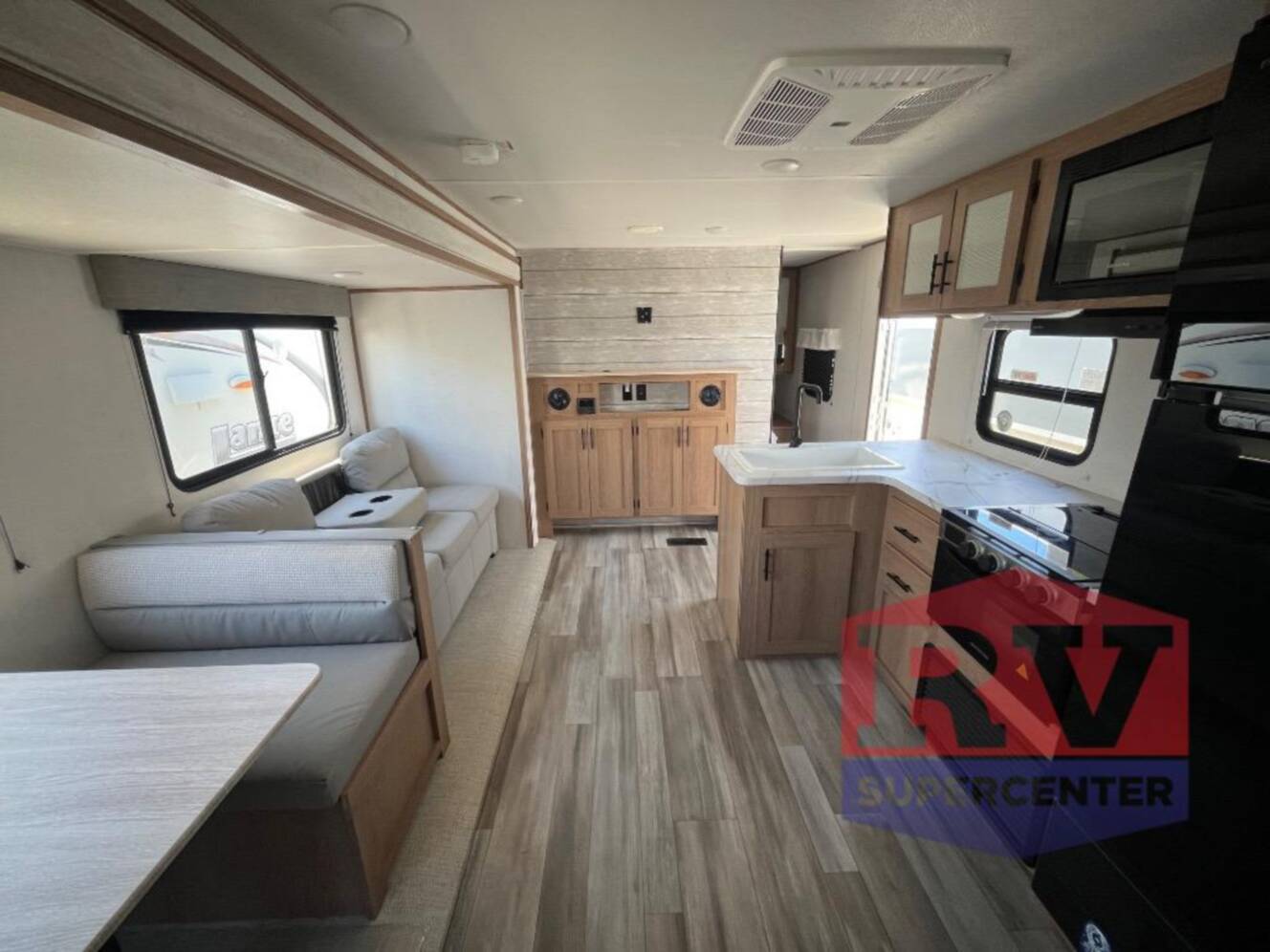 A photo of this 2023 Prime Time Rv Avenger 28QBSLE
