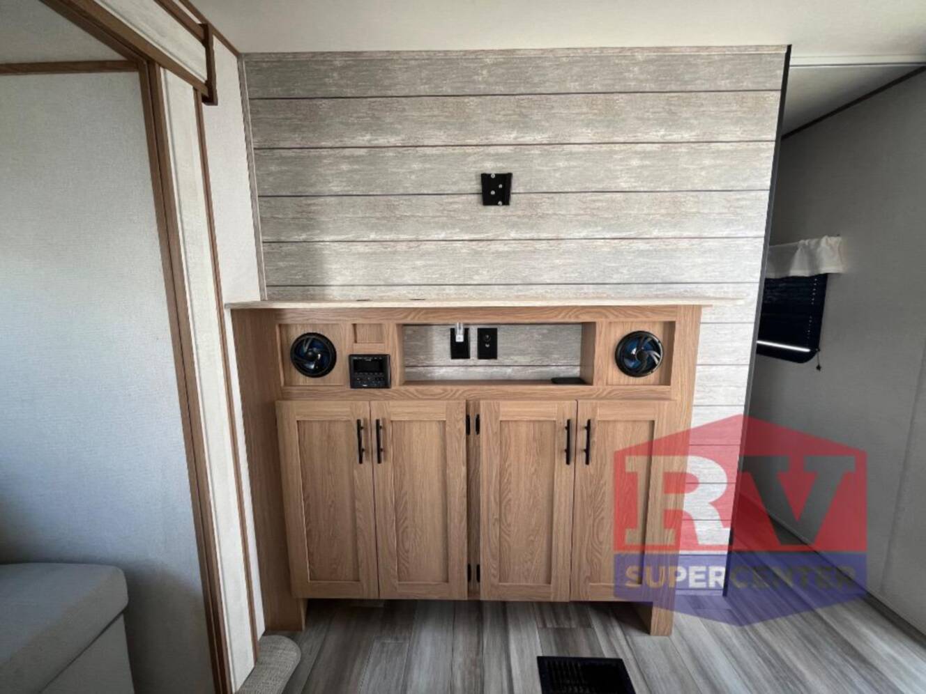A photo of this 2023 Prime Time Rv Avenger 28QBSLE