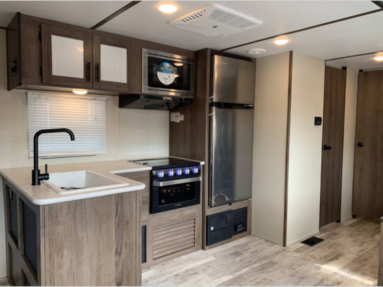 A photo of this 2023 Prime Time Rv Avenger 28QBSLE