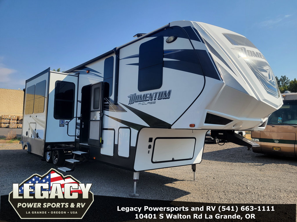 2017 Grand Design MOMENTUM M-CLASS 388M in island city OR