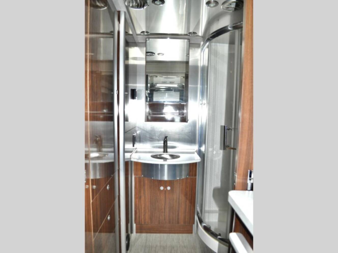 A photo of this 2019 Airstream Atlas 25MS
