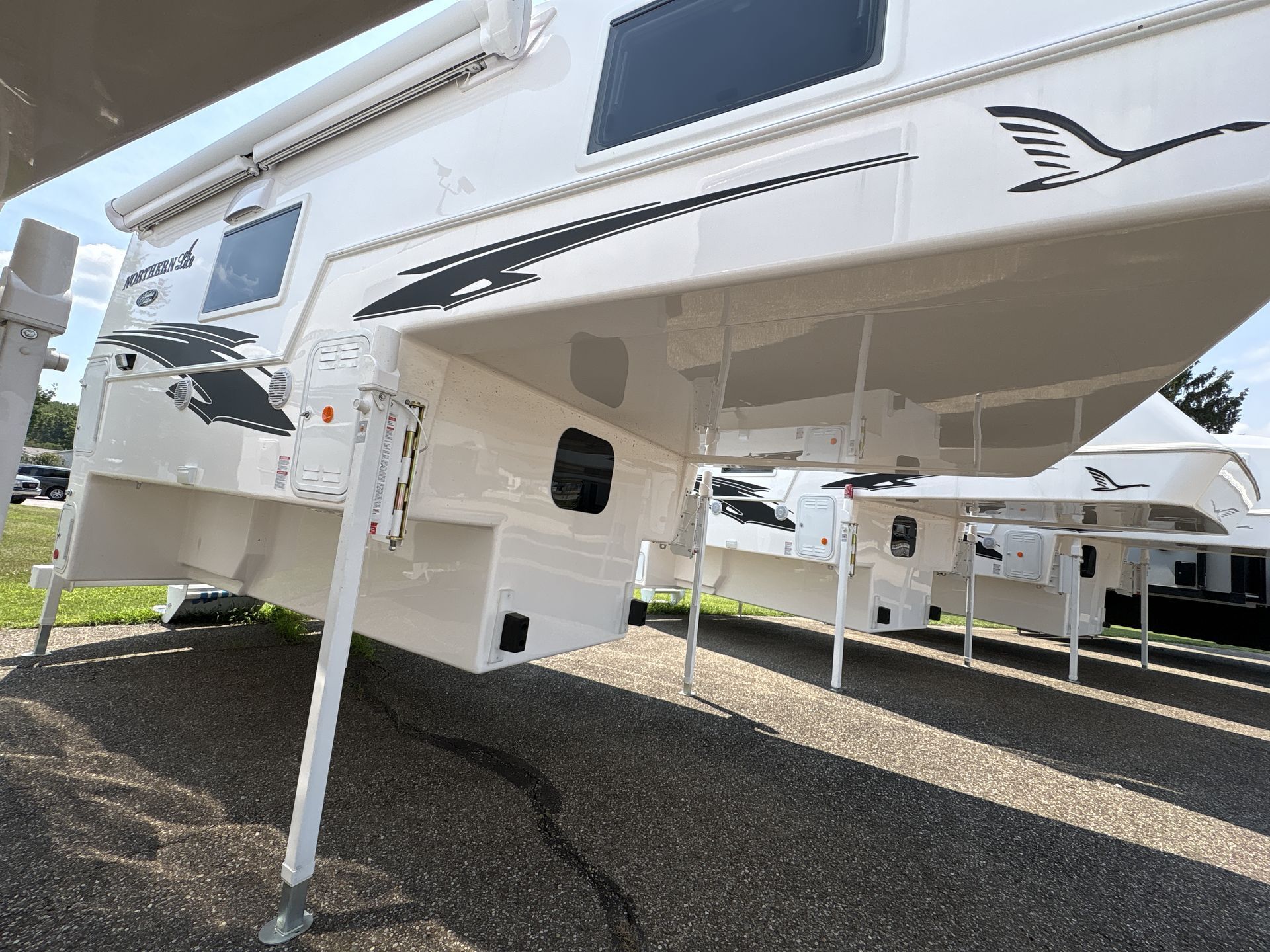 2027 Northern Lite 9-6 WET BATH LE 9-6LE WET in lancaster OH