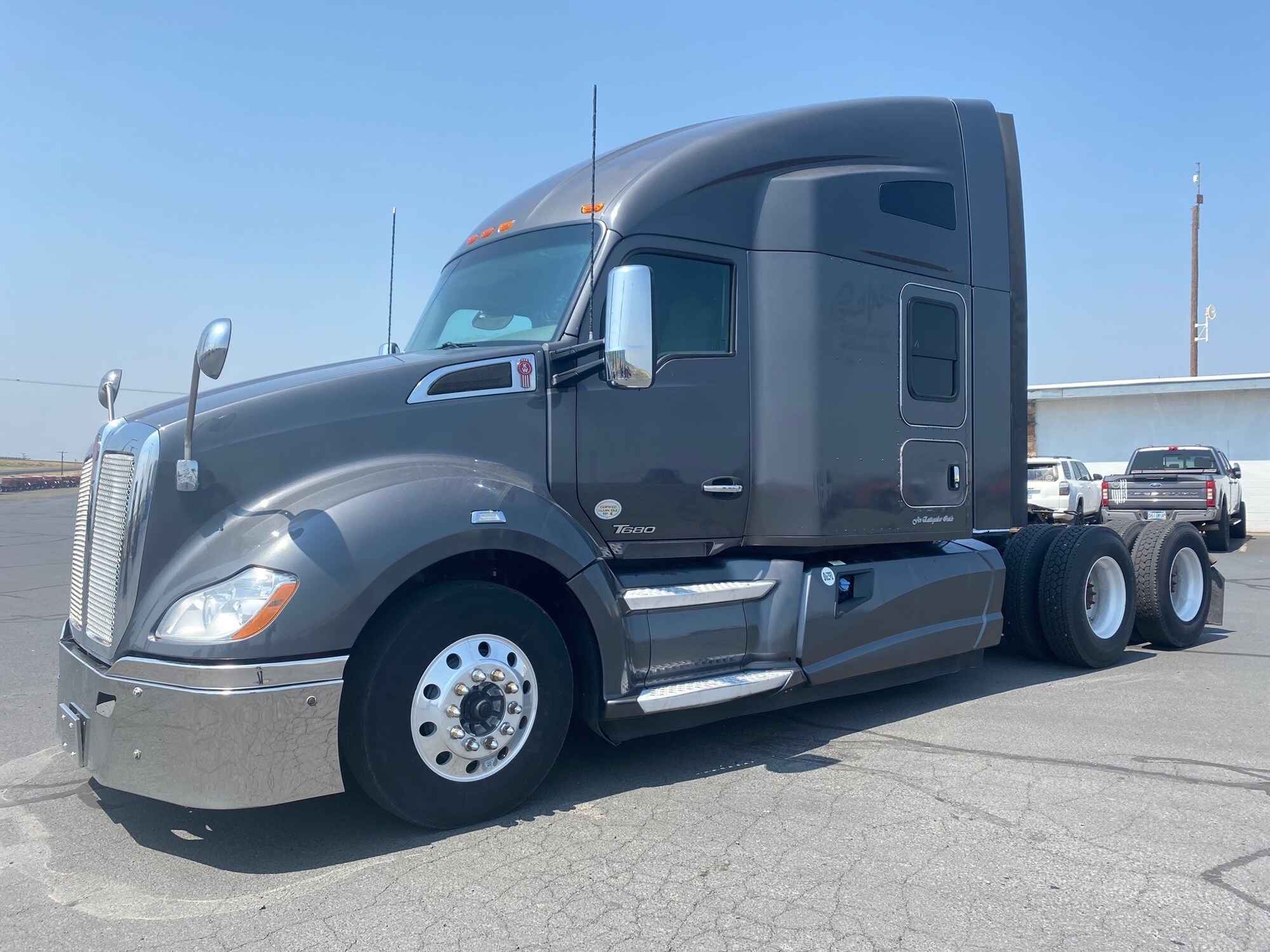 2014 KENWORTH T680 in Pendleton, OR