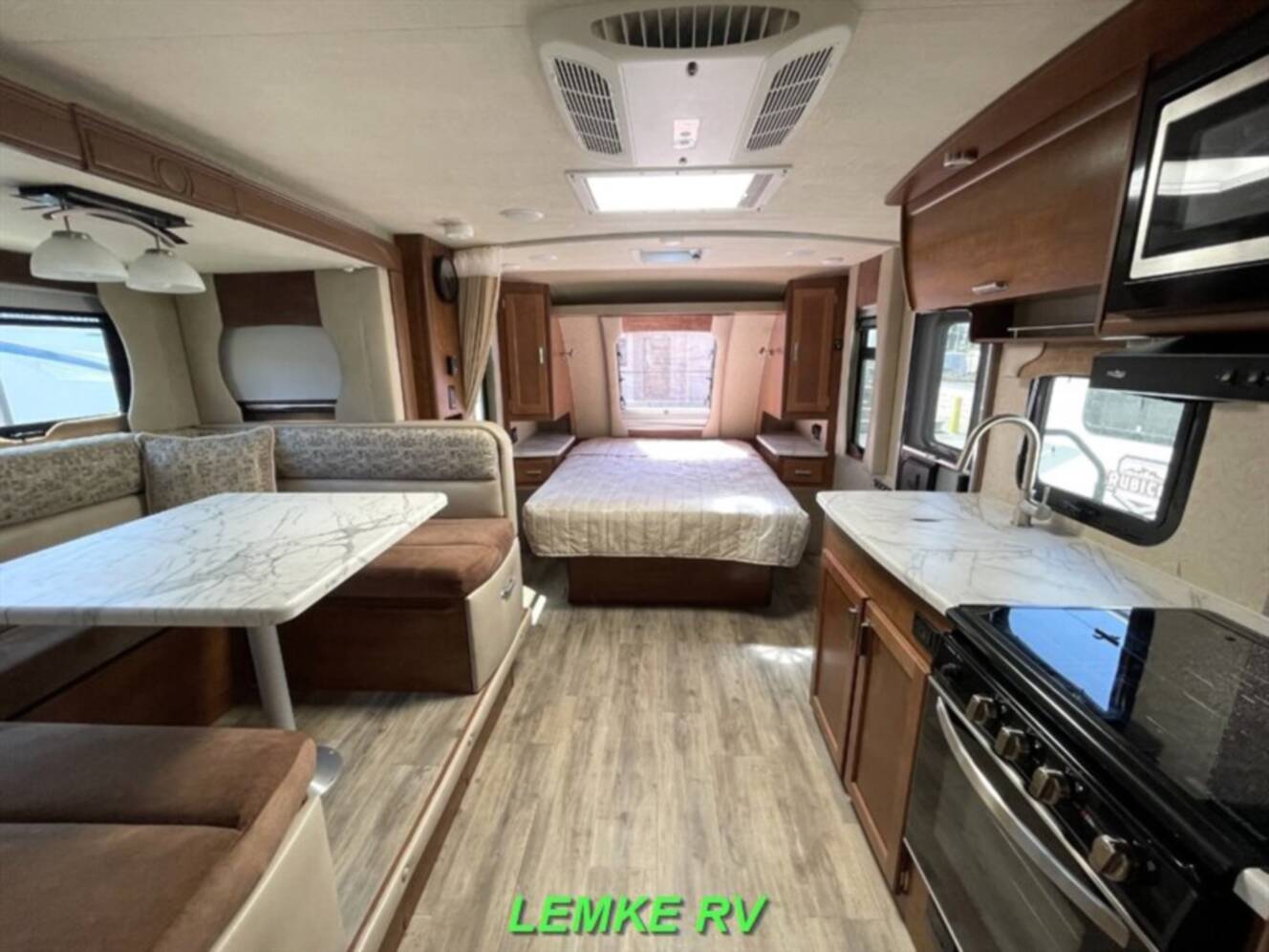A photo of this 2021 Lance 1985