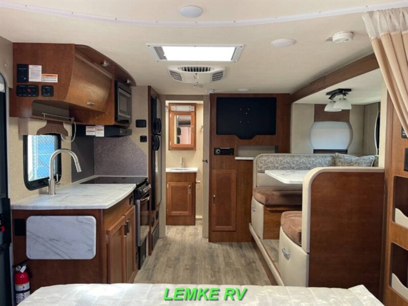 A photo of this 2021 Lance 1985