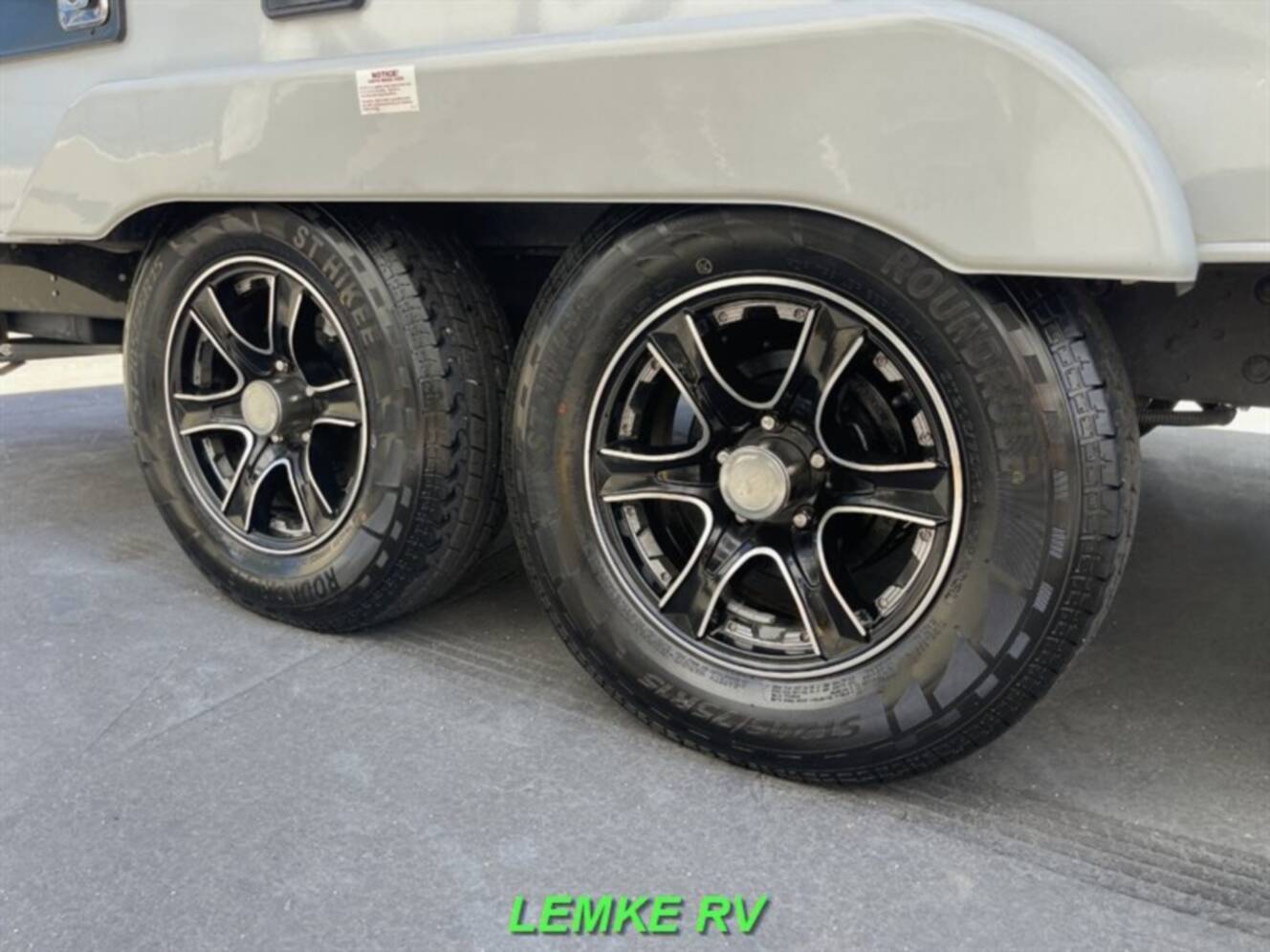 A photo of this 2021 Lance 1985