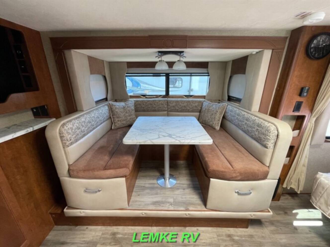 A photo of this 2021 Lance 1985