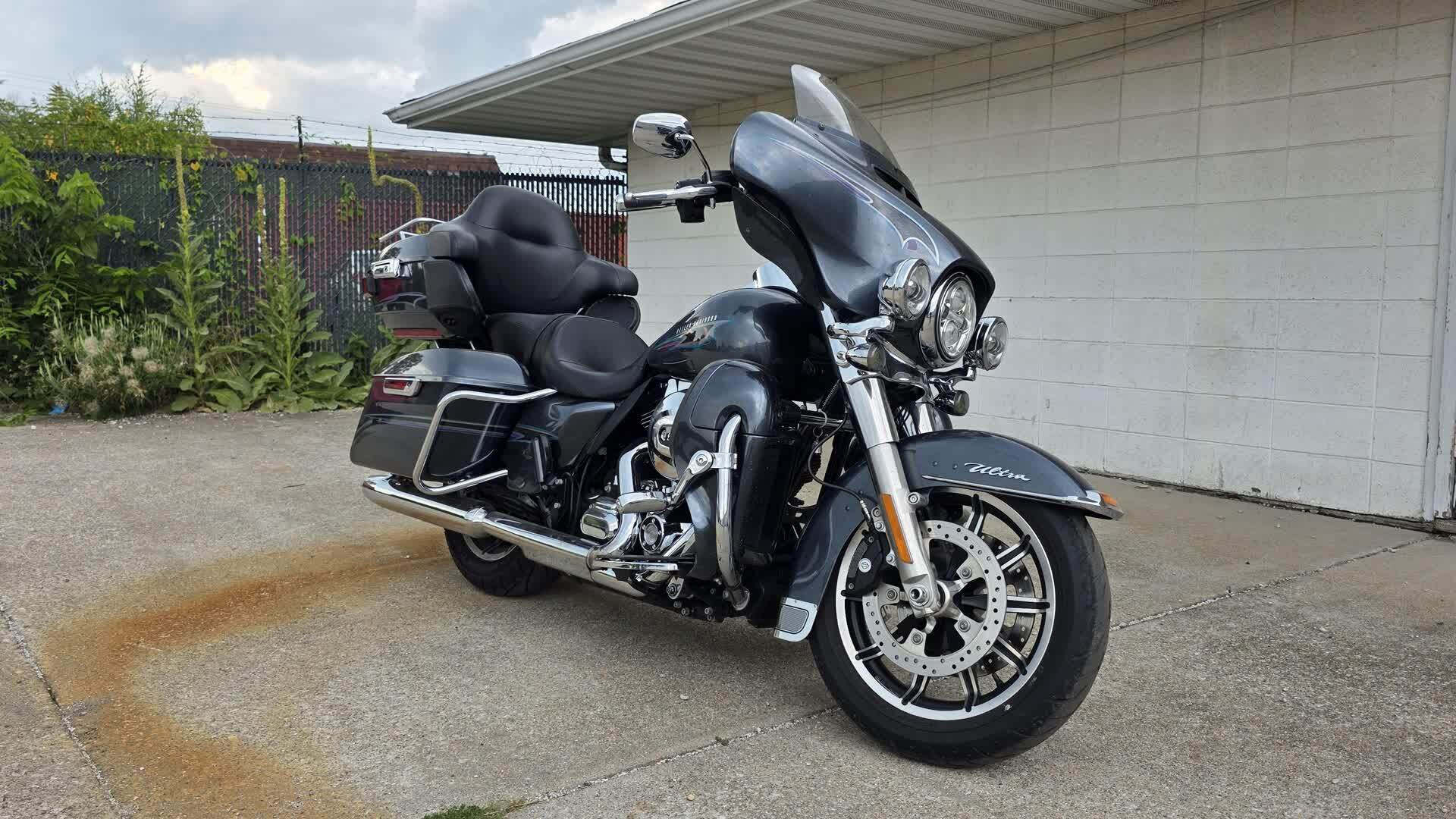 2015 Harley-Davidson® ELECTRA GLIDE ULTRA CLASSIC ULTRA CLASSIC FLHTCU in Decatur, IL