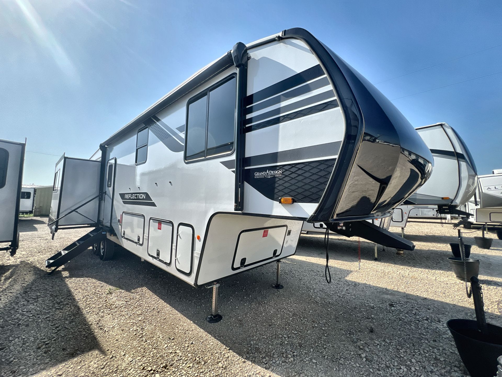 2026 Grand Design Reflection 324MBS RV