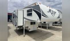 2017 Northwood Arctic Fox Truck Camper 990 RV