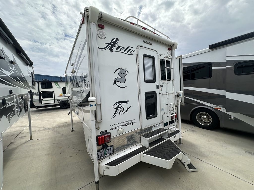 2017 Northwood Arctic Fox Truck Camper 990 in los banos
