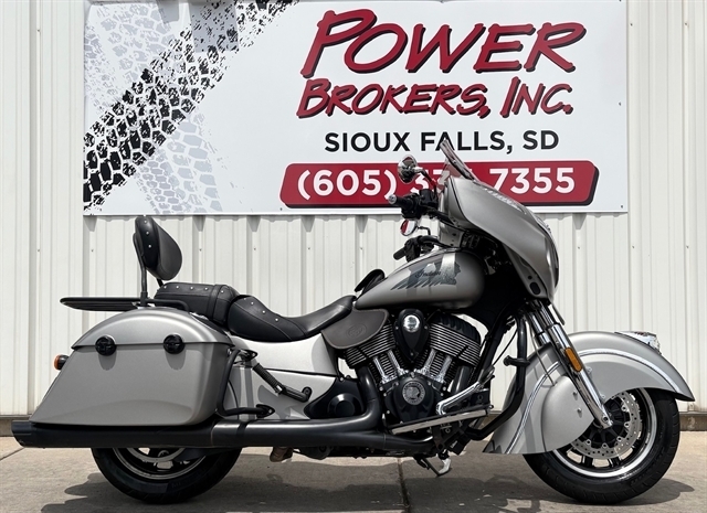 2017 Indian CHIEFTAIN SMOKE BASE in Sioux Falls, SD