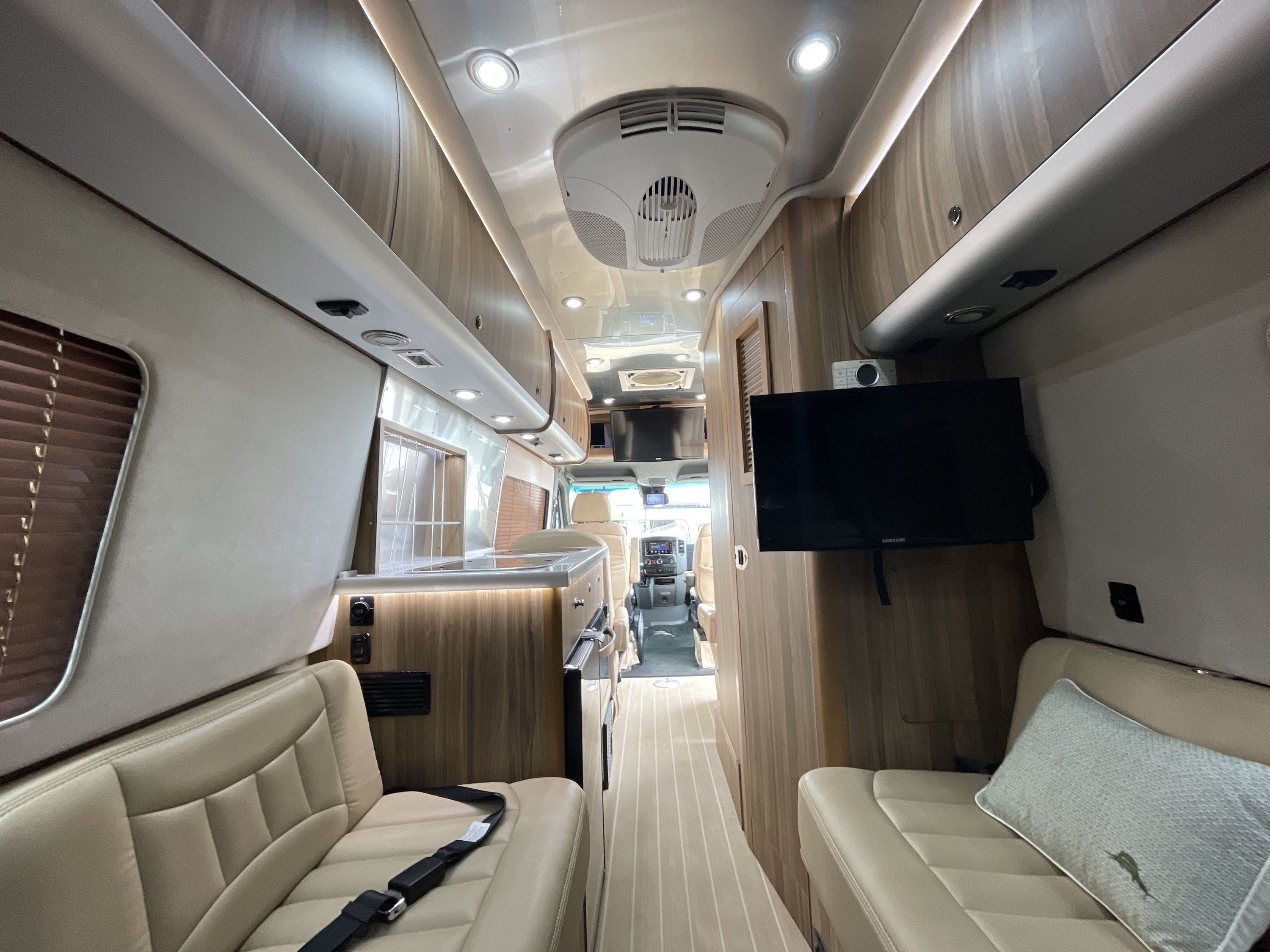 2016 Airstream INTERSTATE GRAND TOUR EXT in oklahoma city OK