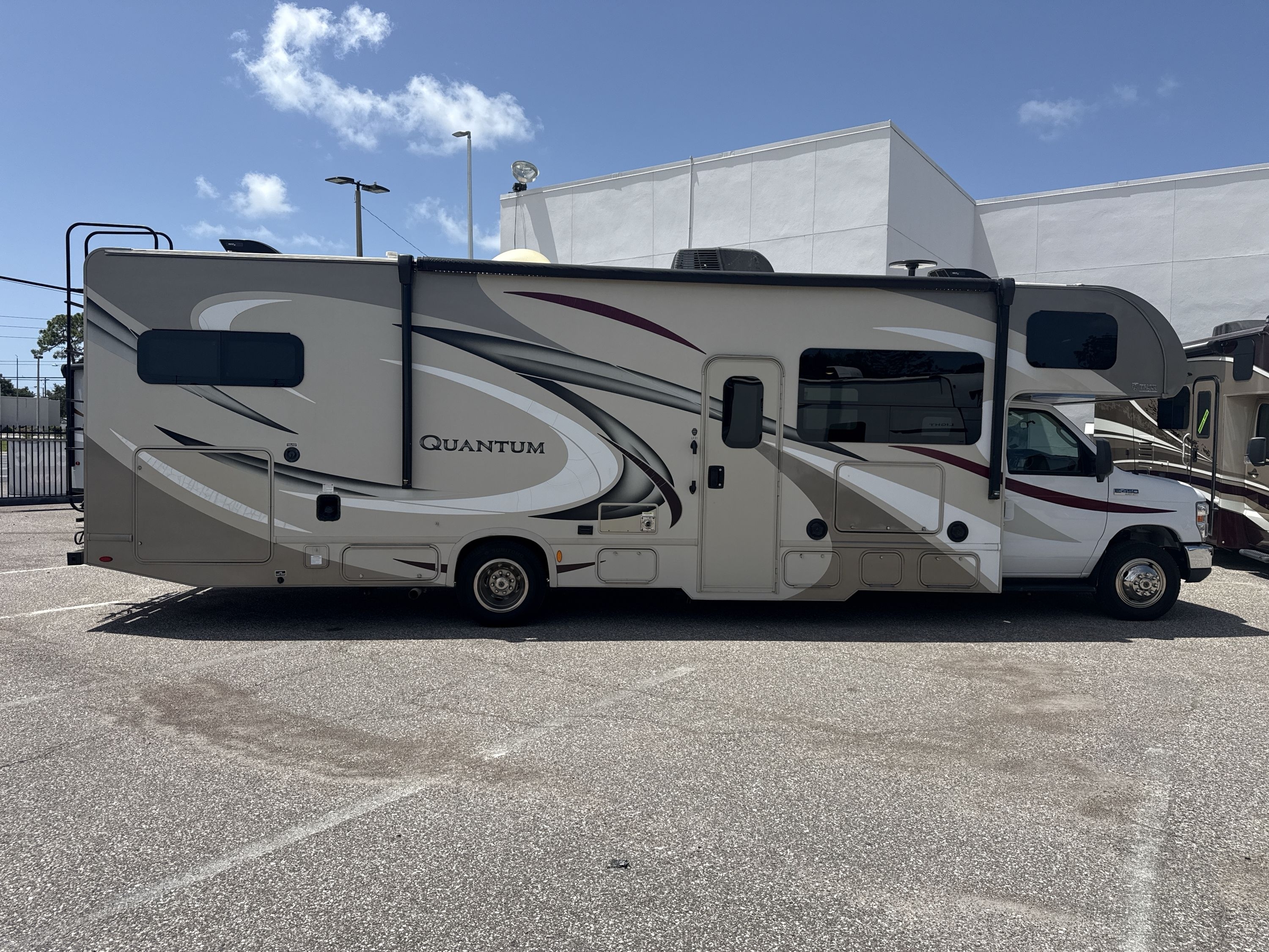 2018 Thor QUANTUM LF31 in holiday FL