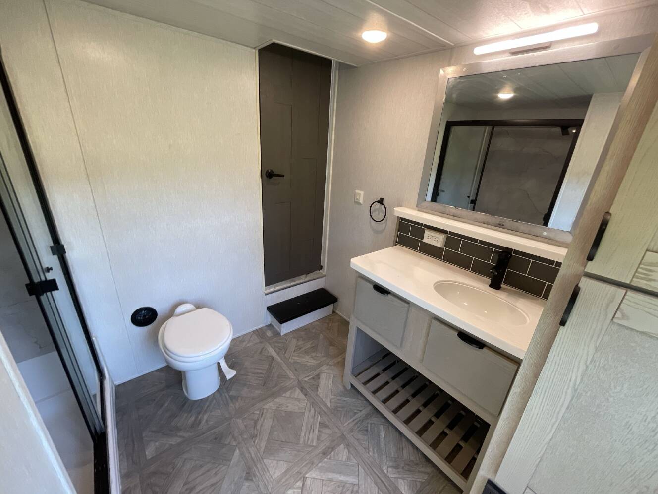 A photo of this 2024 Forest River WILDWOOD GRAND LODGE 42VIEW