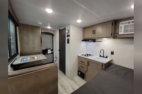 2025 Keystone SPRINGDALE CLASSIC 1400RE in west hatfield MA