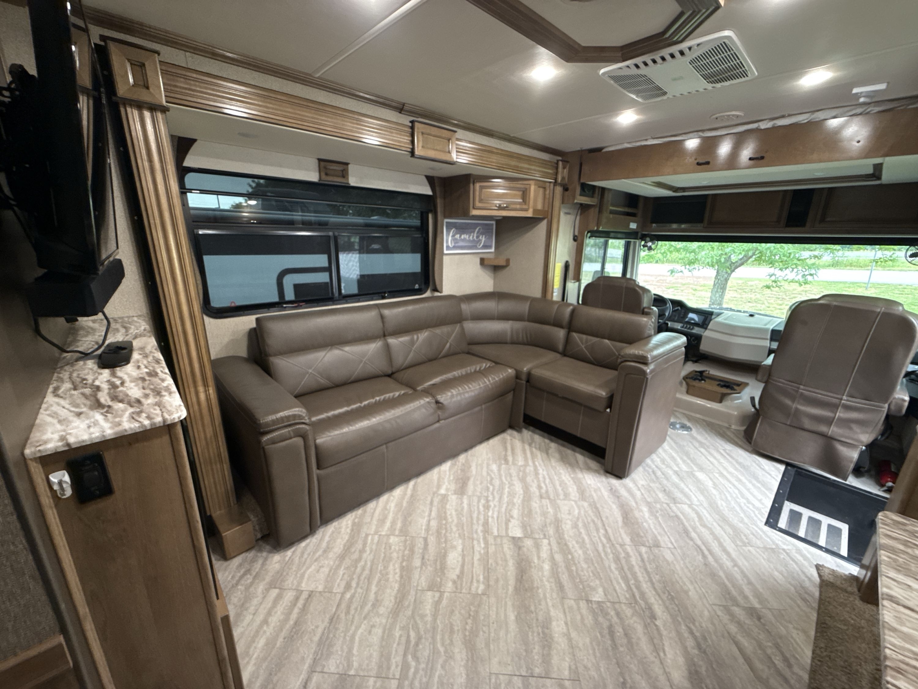2020 Fleetwood BOUNDER 35P in churchville NY