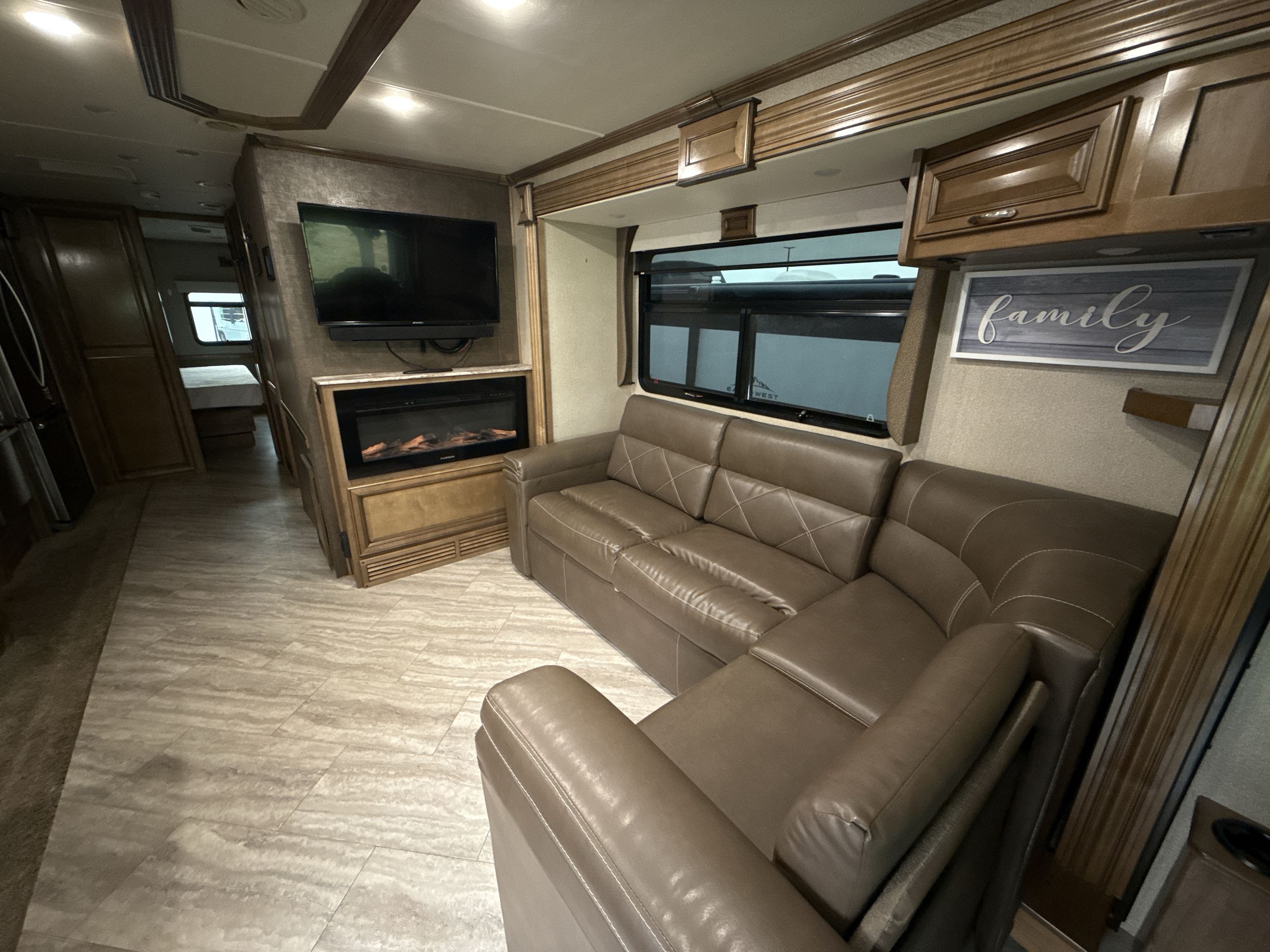 2020 Fleetwood BOUNDER 35P in churchville NY