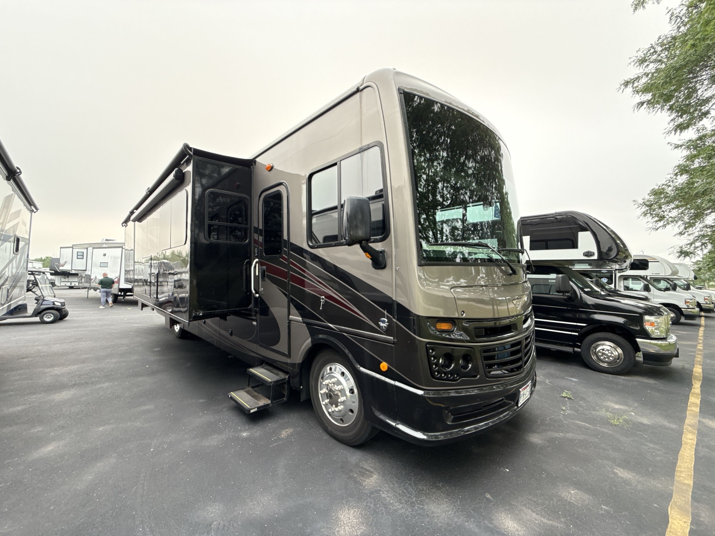 2020 Fleetwood BOUNDER 35P in churchville NY