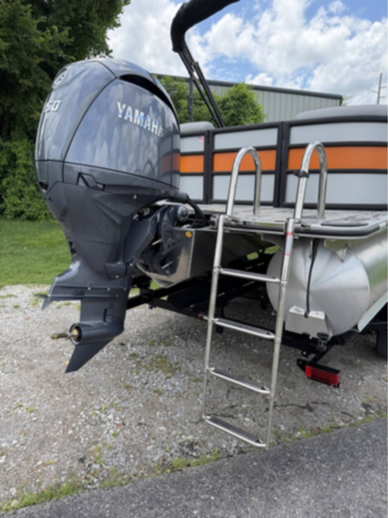 A photo of this 2027 Bentley Pontoons Bolt 223