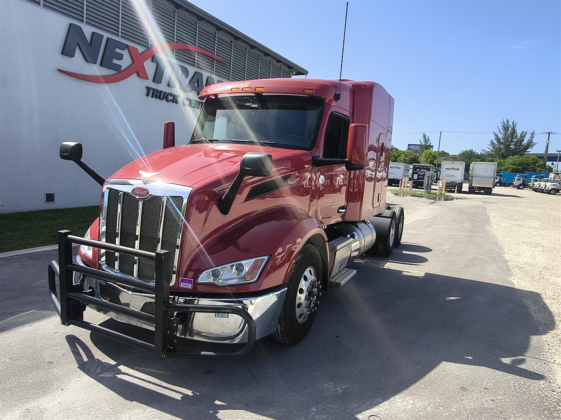 2023 Peterbilt 579 in Fort Lauderdale, FL