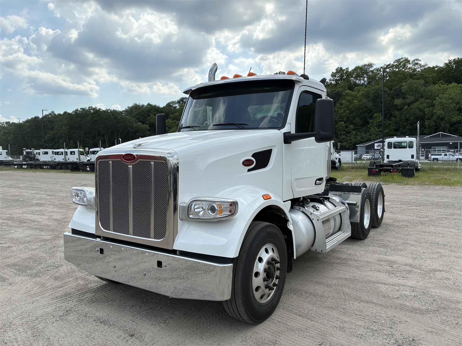 2023 PETERBILT 567 in South Saint Paul, MN