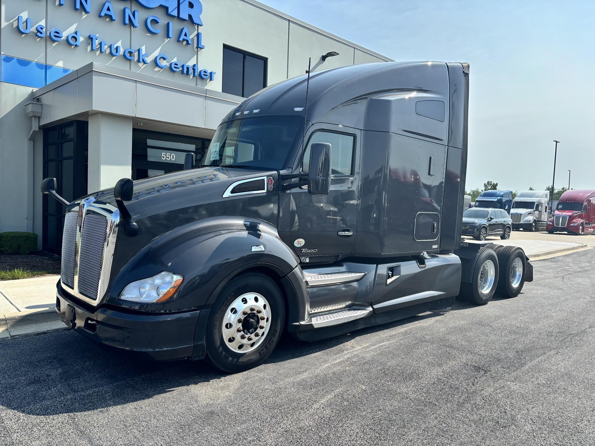 2022 KENWORTH T680 in Minooka, IL